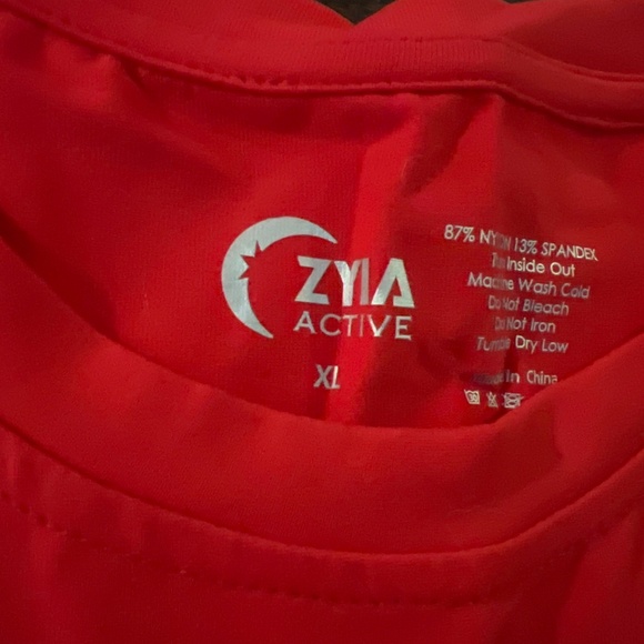 Zyia stronger high neck crop - Picture 2 of 2